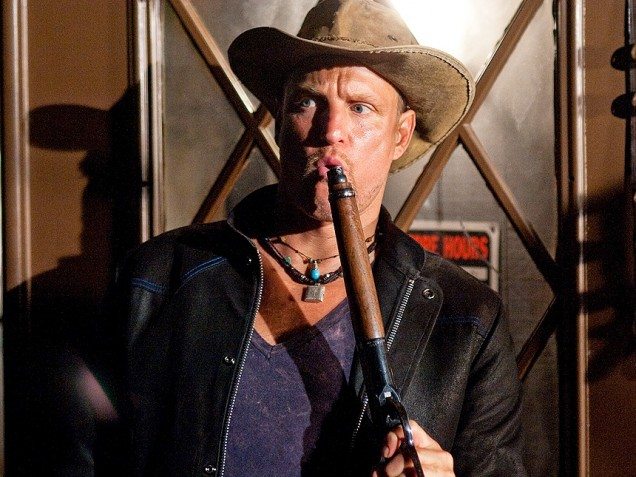 woody harrelson zombieland. woody harrelson zombieland Woody Harrelson Slays Zombie Lawsuit